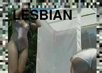 orgasme, di-tempat-terbuka, lesbian-lesbian, remaja, mainan, kolam-renang, bikini