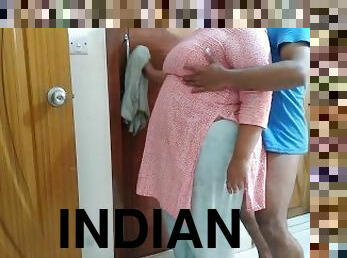 Sasur apni beta ki pati ke sath chudai majboor (Father-in-law fucked while cleaning home) Huge cum