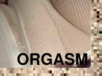 Orgasm in fishnets