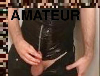 pisser, amateur, gay, fétiche, solo, humide