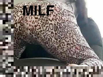 BIG ASS MILF TWERKING IN PAJAMAS