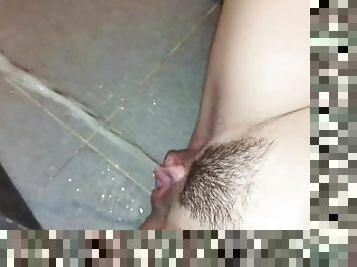 Moaning baby squirted a huge flow all over the floor