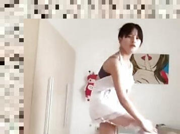 Chinese girl dancing 1