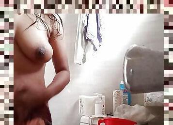 Bangladesh sexy aunty after showering 