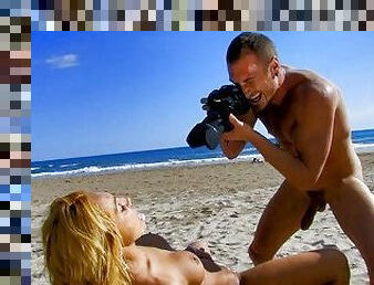 Just a casual Beach Photoshoot turns into a Cum in Mouth Big Dick Big Tits Sex Show with an Orgasm