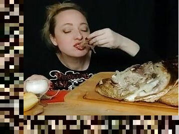 SEDUCE & RELAX: fish head  ASMR  MUKBANG  ??