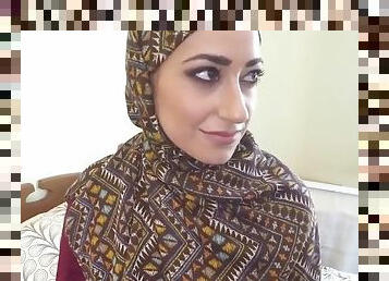 Hijab muslim babe fucked for cash money