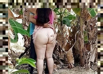 Tenemos sexo en el campo, debimos parar porque casi nos descubre el dueño