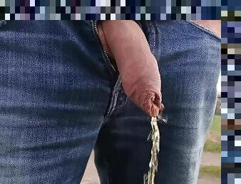 dickflash outside and pee