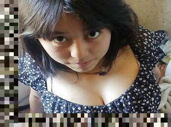 Pequeña Novia De Grandes Tetas