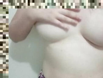 I play with my tits in the college bathroom - pinay