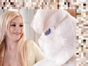 Dude in bunny costume blown by hot blonde