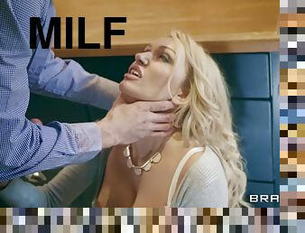 Blonde MILF pornstar Amber Jayne memorable sex clip