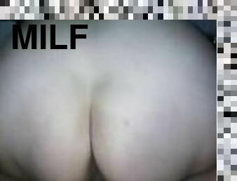 Unos ricos sentones milf amateur