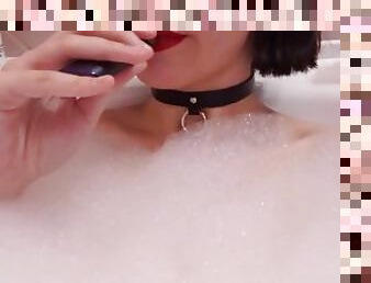 smoking in the bathtub with foam to the songs of maneskin