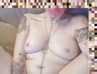 Cute Curvy Tattooed Girl Edges With A Vibrator, Then Shoves The Whole Thing Inside Her To Cum