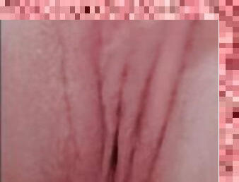 Me masturbo mi linda vagina rosadita ????????