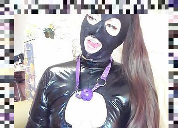 masturbation, amateur, webcam, fétiche, latex, solo, bâillonnement, brunette