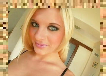 Smiling blonde crave to swallow sperm