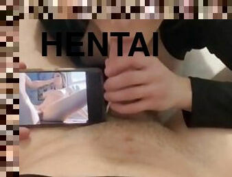 Mi novia me chupa la polla mientras veo Hentai Porno