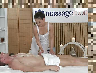 Absolute passion during massage for the slim amateur masseuse