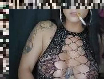 teta-grande, masturbação, orgasmo, babes, mulher-madura, fetiche, fumando, tatuagem