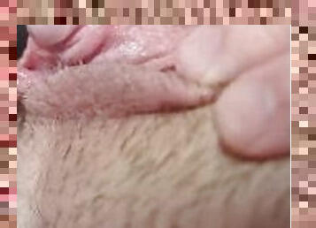 clitoris-bagian-atas-vagina-paling-sensitif, besar-huge, vagina-pussy, amatir, mainan, fantasi, seorang-diri, kecil-mungil-tiny