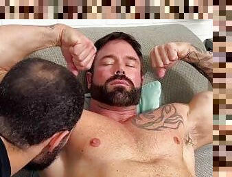 Bearded hunk Joey J feet worshipped by toe sucking Thom