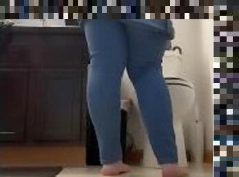 pissing, milf, mamma, bbw, føtter, pov, stram, fetisj, jeans, hvit