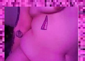 tetas-grandes, masturbación, orgasmo, amateur, adolescente, zorra-slut, cachonda, cabalgando, a-solas, tatuaje