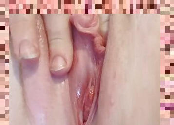 clitoris-bagian-atas-vagina-paling-sensitif, mastubasi, vagina-pussy, amatir, seorang-diri, dicukur